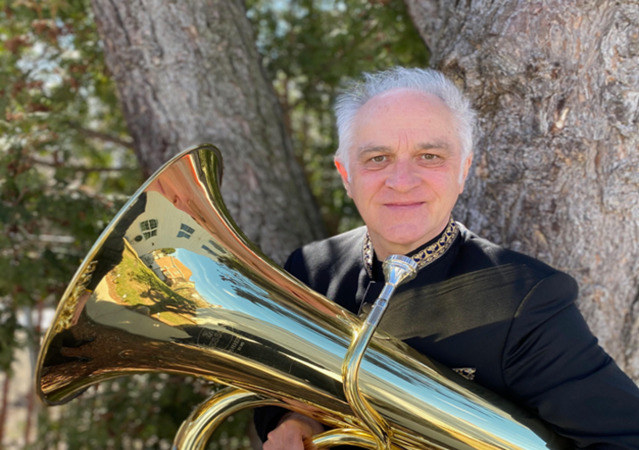 Horn in the USA: Building better brass instruments, one part at a time -  CNET